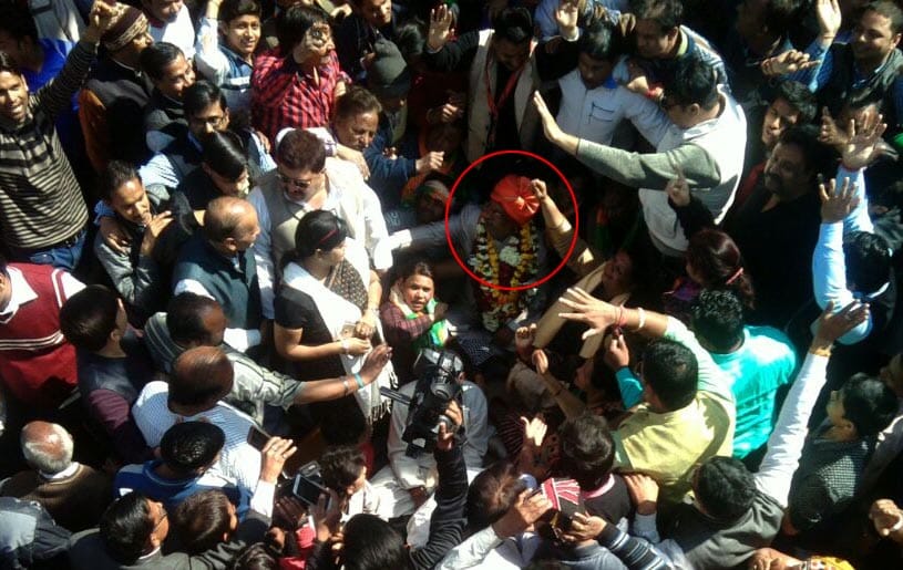 attack on BJP candidate by SP activist in north agra