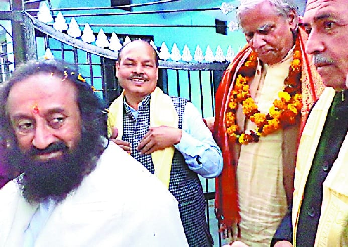 Please try to spiritual happiness: Sri Sri