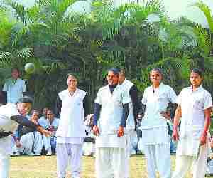 Pratya excels in shotput