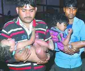 Cylinder leakage catches fire, 5 injured