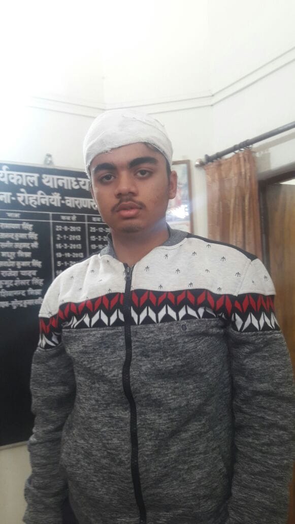 class 10th student bruitly beaten by class 11th student in mount litra zee schhol