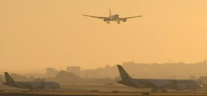 emergency landing of GoAir flight in Delhi due to fire