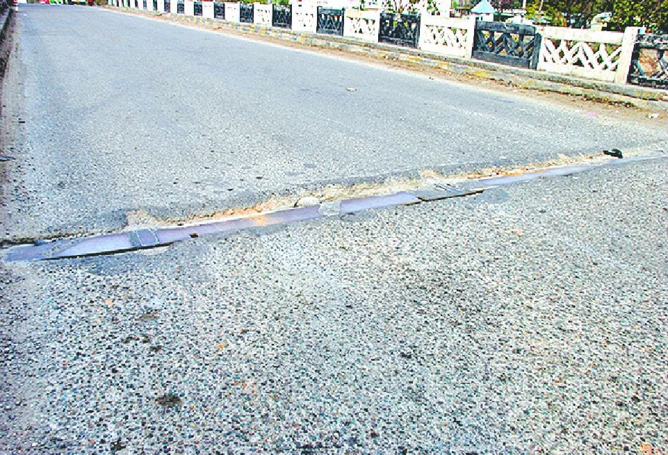 Six year old Ravi Bridge decaying