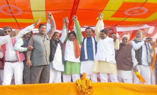 BJP government can not survive aunt and poppet: Keshav