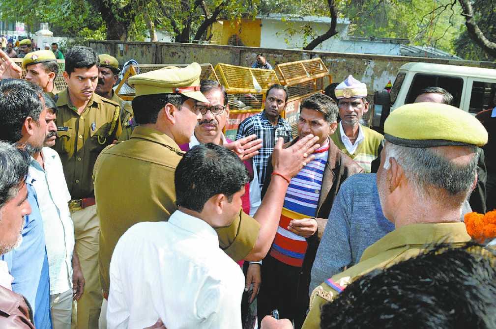 18 people fill nomination including BSP candidate 