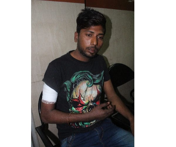  A man attacked for money in Lucknow.