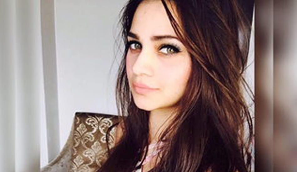 akhilesh daughter in law one stap forward to dimple 