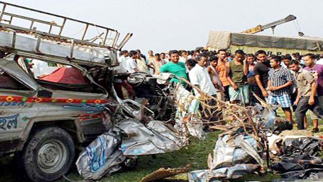five friends died in road accident near kanpur