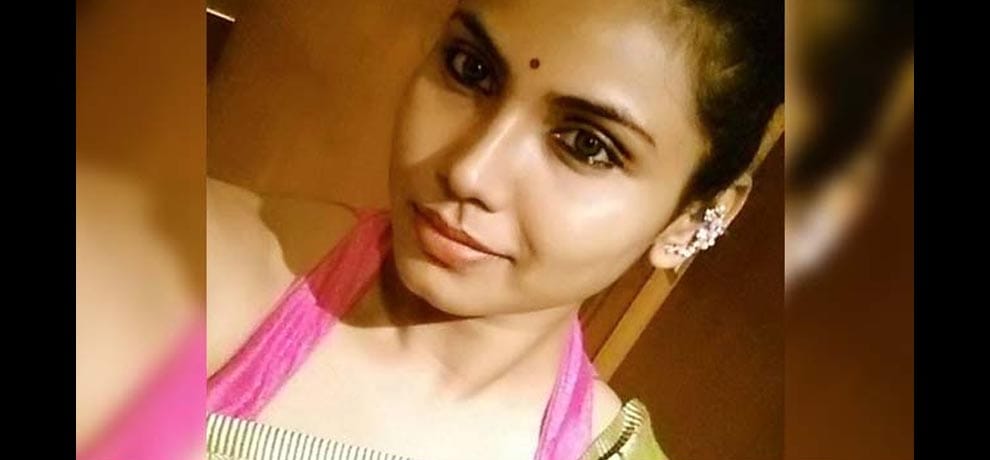 kolkata actress body was found hanging in her flat