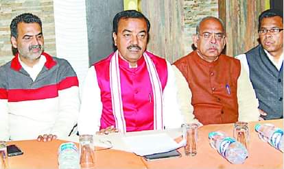 मुजफ्फरनगर में प्रेस वार्ता करते केशप प्रसाद मौर्य।