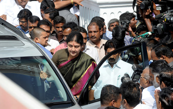 10 key points of Panneerselvam revolts against Sasikala