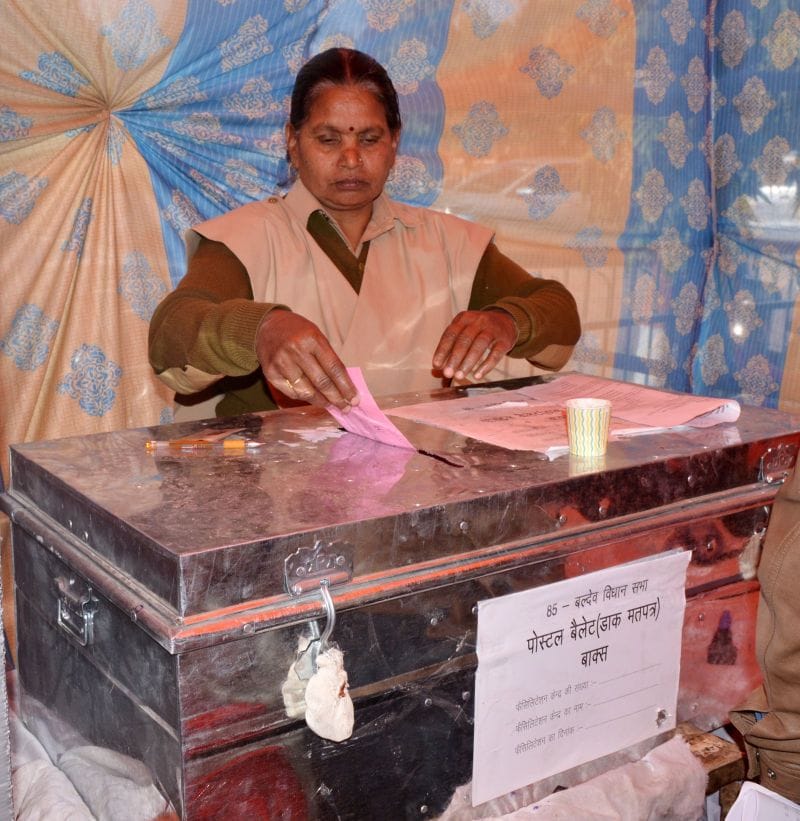 4000 employee used bellot paper for voting