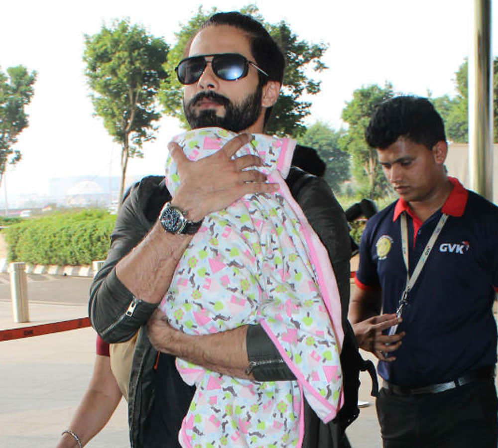 shahid kapoor share the first pic of misha on social media