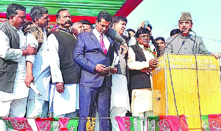 Congress-SP alliance option: Azad