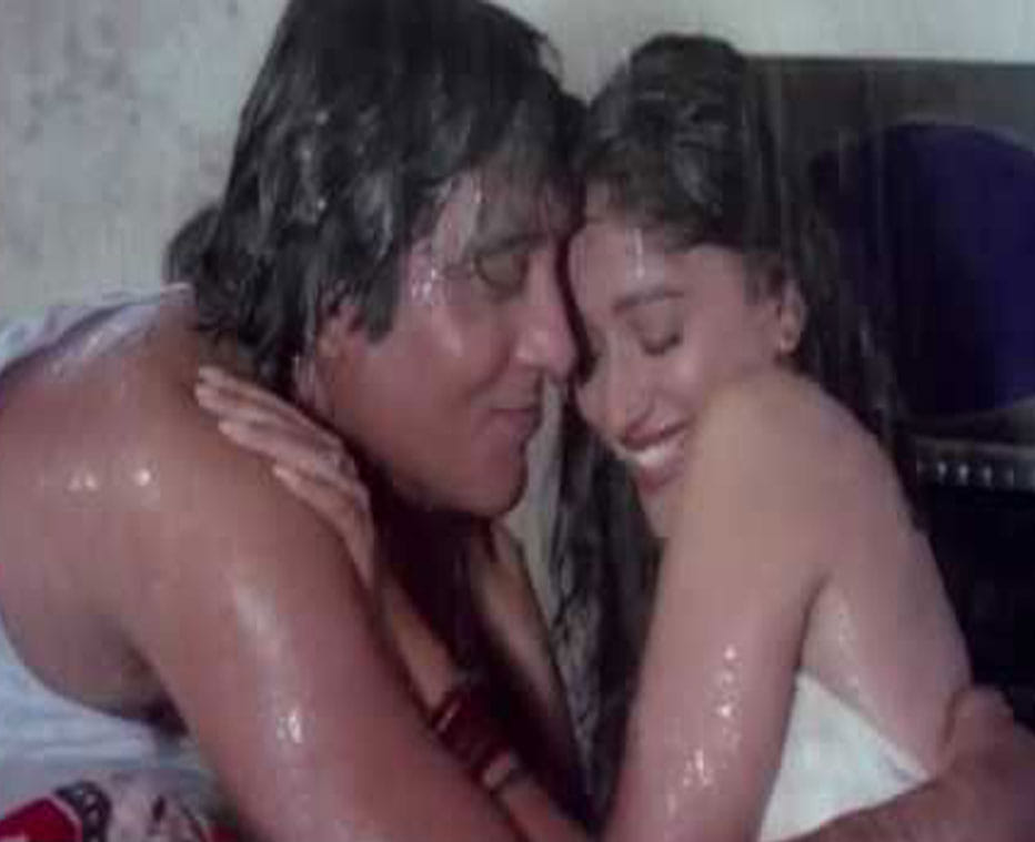 FlashBack : Vinod Khanna-Madhuri's smooch created an uproar amongst people