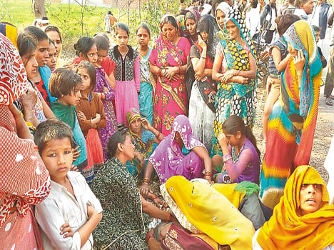 DCM upturned, one death, 30 injured