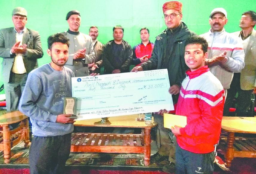 Anil-Deepansh pair of badminton title