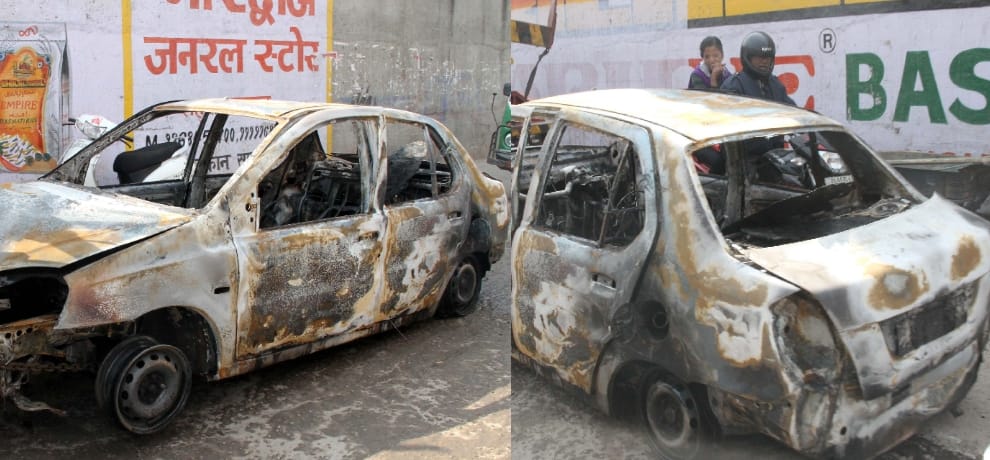driver died after catching fire in moving car in delhi