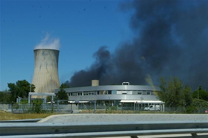 explosion hit nuclear power plant in france