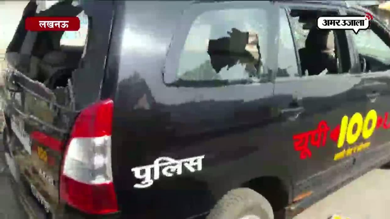 100 stone strike on vehicle, several policemen injured