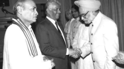 Bathing story of Manmohan Singh