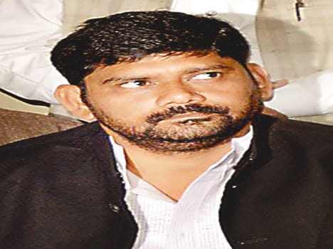 Parul and Rajesh SP Shivpal close out