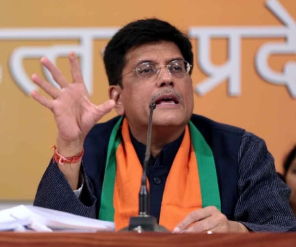  piyush goyal criticizes UP govt on power issue.