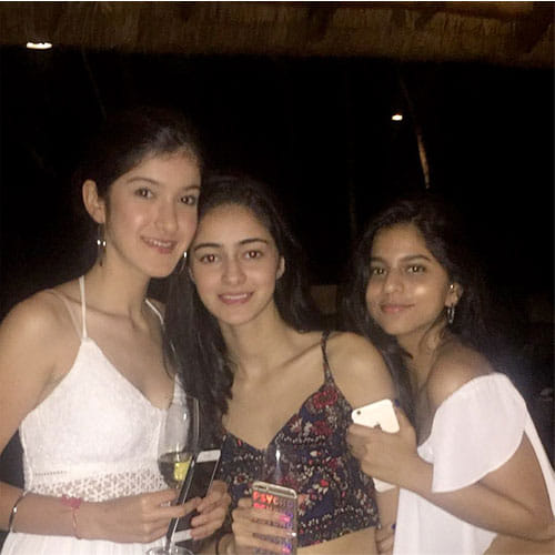 suhana khan doing an act in her school event