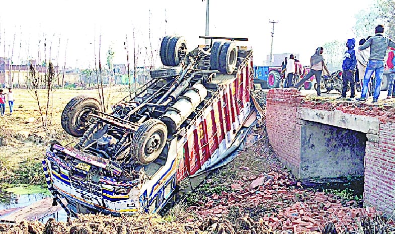 Ply truck full of vengeance, driver-operator injured