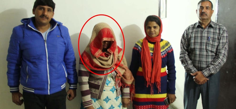 woman sarpanch caught red handed on taking bribe, sent to jail