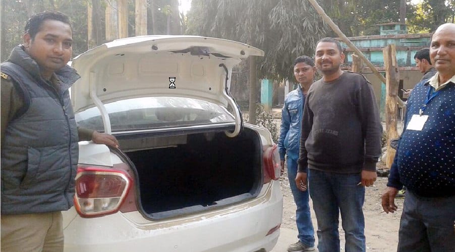 Elections fast strictly on border