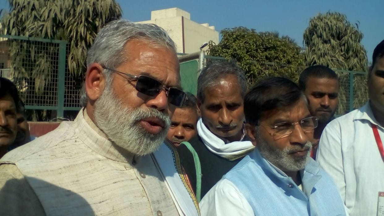 lok sabha election 2019 : pm modi's duplicate abhinandan gets notice from election commission