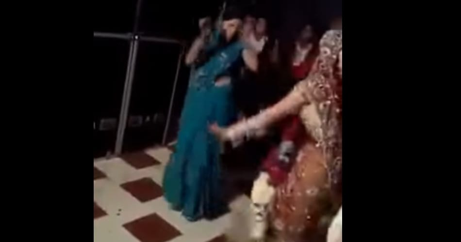 bride dancing on her wedding video goes viral