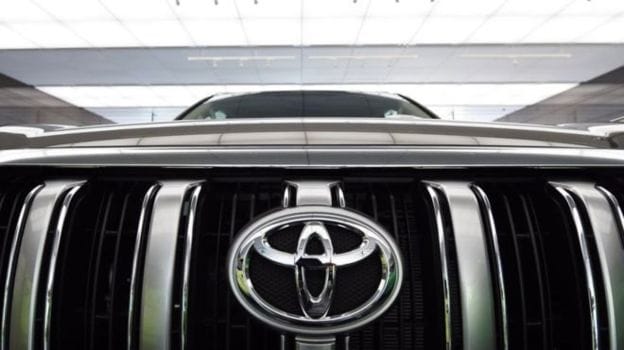 Where the President of two hundred cars were missing?
