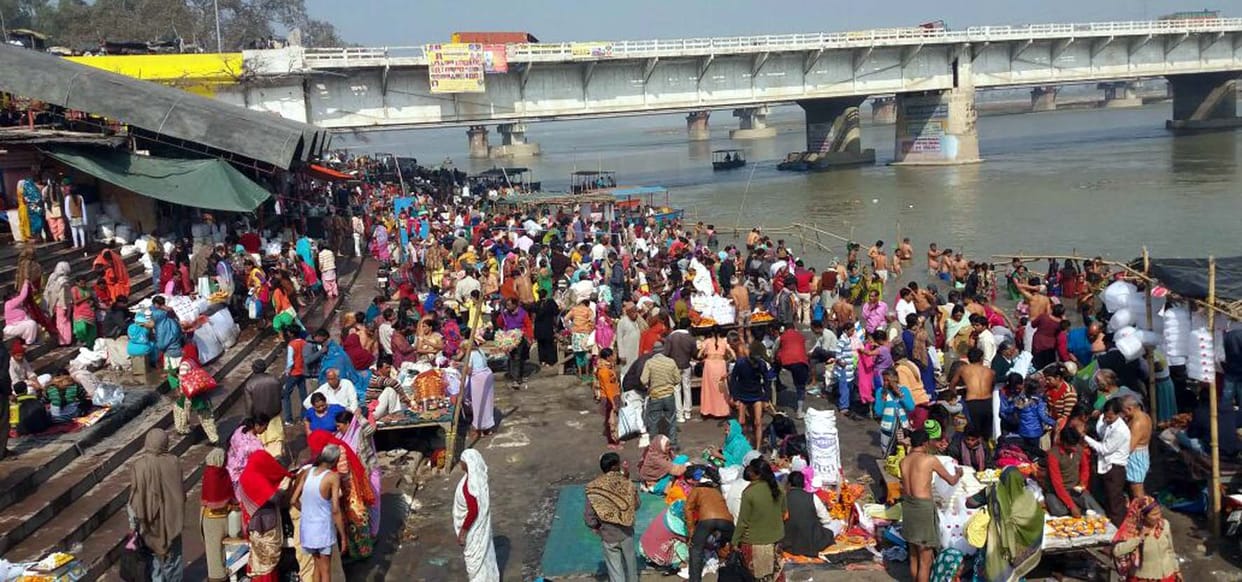 Magh Purnima, devotees were dip in the Sarayu
