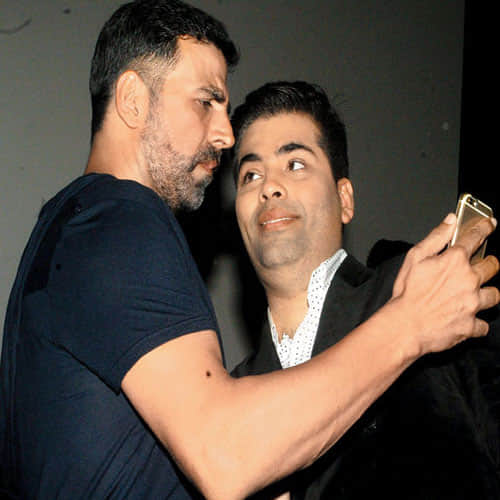 karan johar feeling embarrassed due to akshay kumar