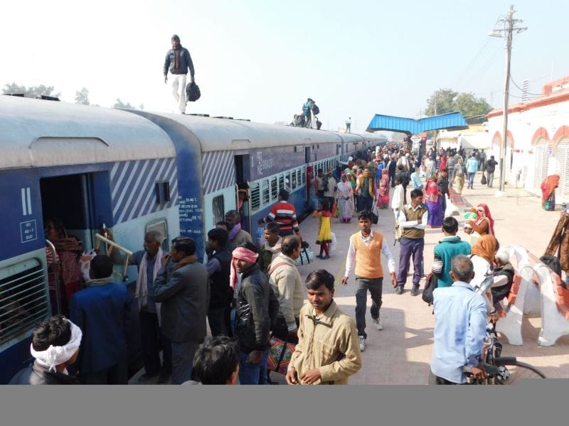 Anand Vihar-Lucknow will run between two special trains