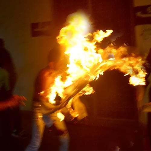  student set fire abalze in UP allahabad university in protest
