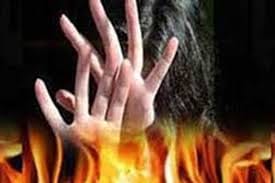 a women burnt alive in azamgarh while she resist flirting 