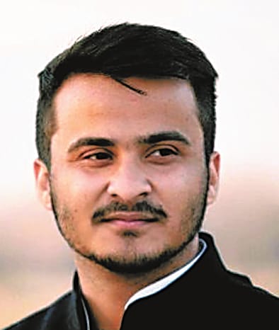 Leaders son in Uttar Pradesh election.