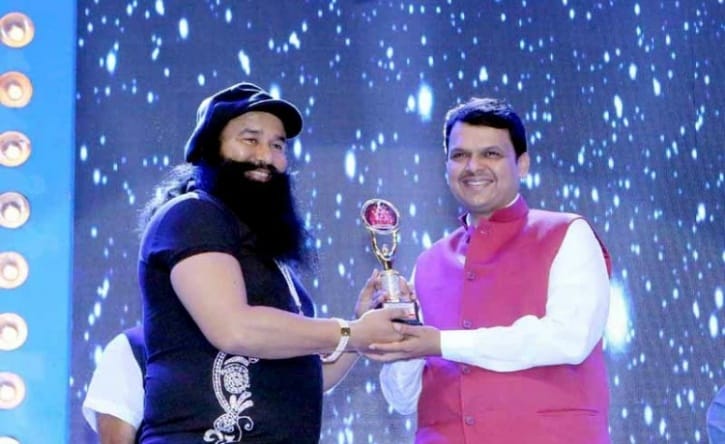 dera sacha sauda pramukh gurmeet ram rahim awarded by bect actor award of year 2017
