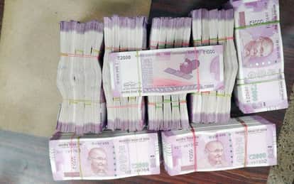 isi agent balram find ways to dodge note ban 
