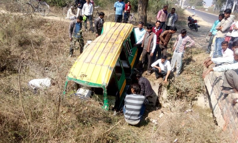 Distributary Girra in Tempo, six injured