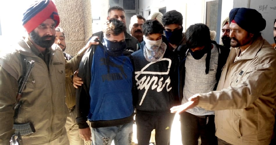 Between police and gangsters lasted 40 rounds, five gangsters arrested
