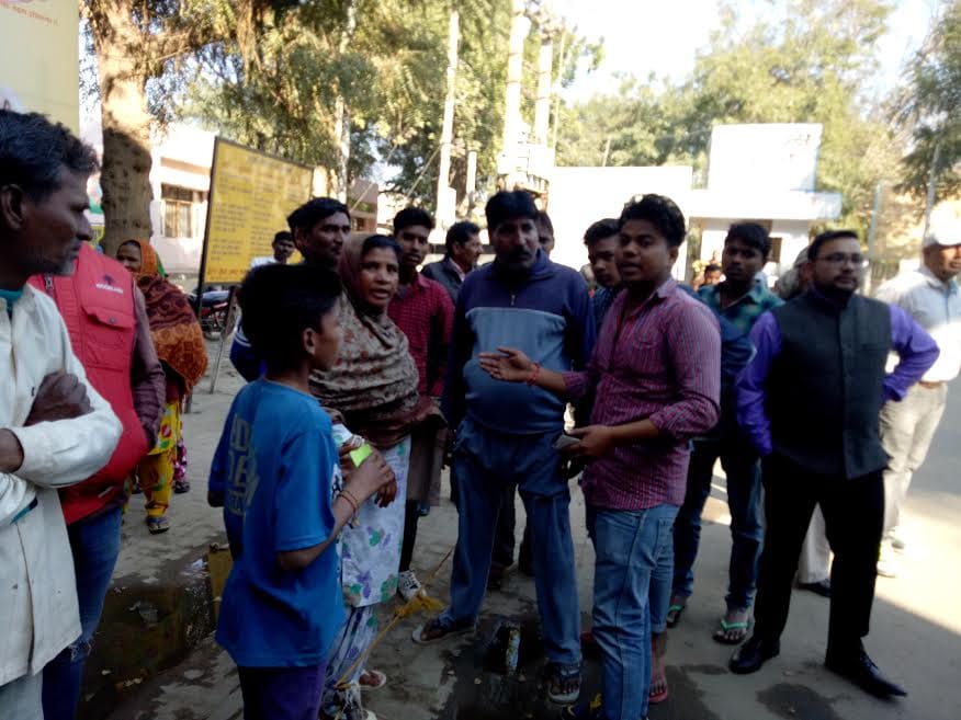 gas tanker hits roadways bus at fatehabat highway, one death and two child missed