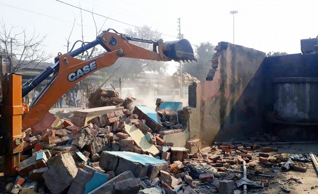 Rosa Mundi deleted encroachments