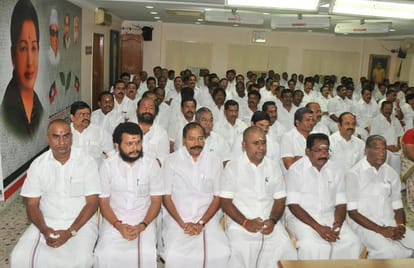 Tamilnadu:governor keeps sasikalas cm dreams on hold