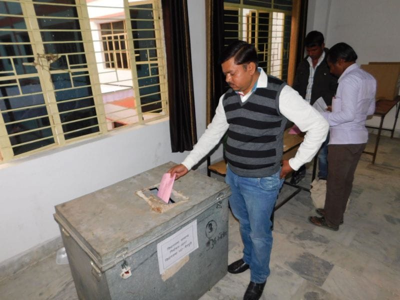 mployees voted 2051