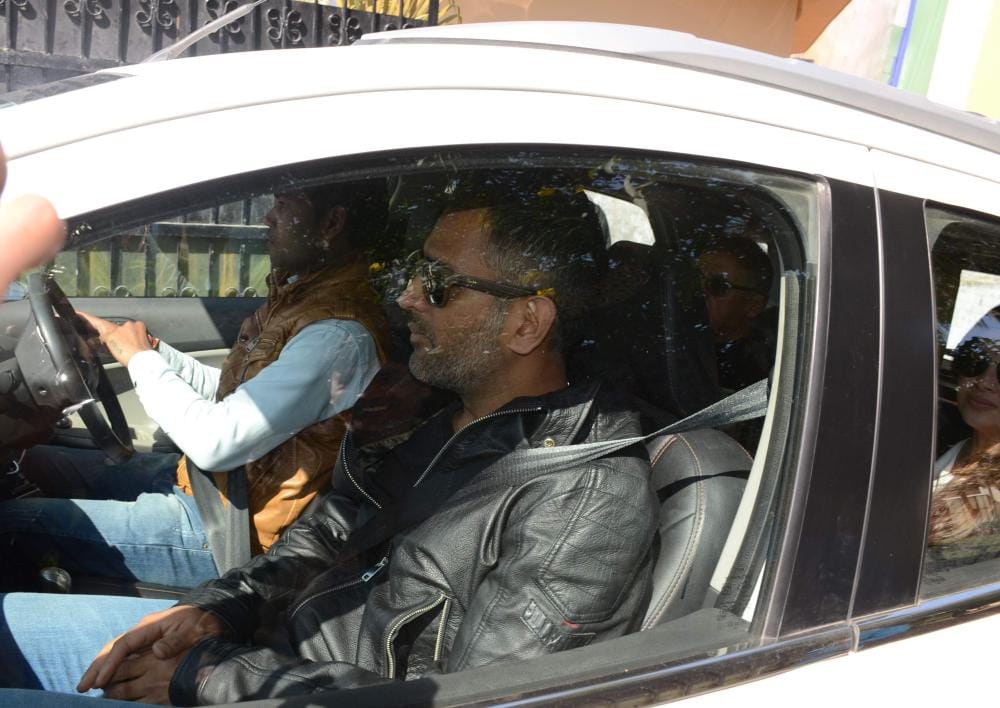 MS dhoni take off to dehradun