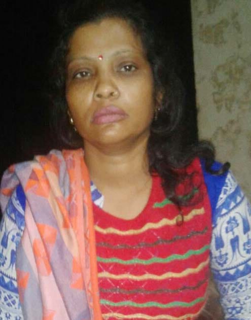 The woman in front of the police station robbed